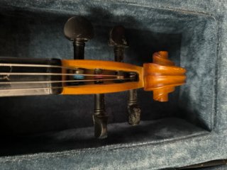 Violín 1/2 con estuche y arco