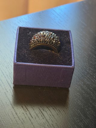 Anillo Swarovski Negro y Dorado