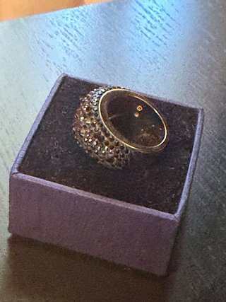 Anillo Swarovski Negro y Dorado