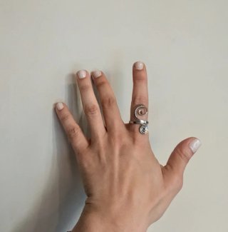 Anillo artesanal ajustable de alpaca.