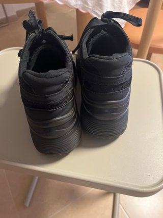 Zapatos de plataforma negros con encaje