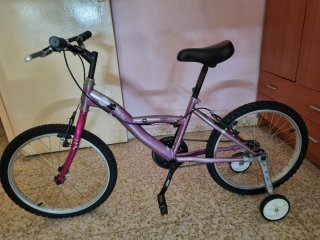 Bicicleta niña con ruedines