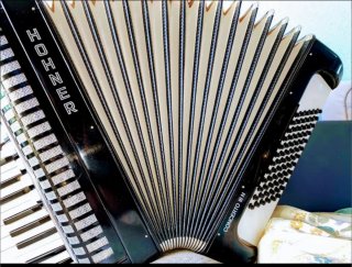 Acordeón Hohner Concerto III N 72 Bajos