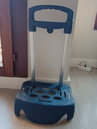 Carrito escolar azul y plateado
