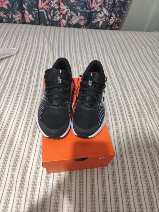 Zapatillas Nike Comfort Footbed Negras.