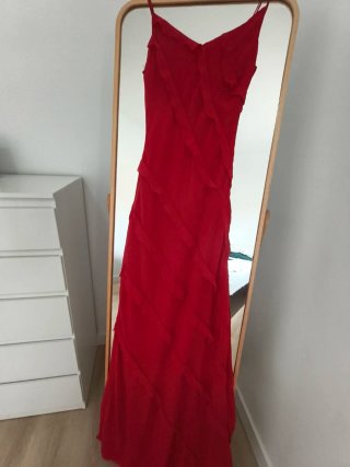 Vestido rojo largo precioso.