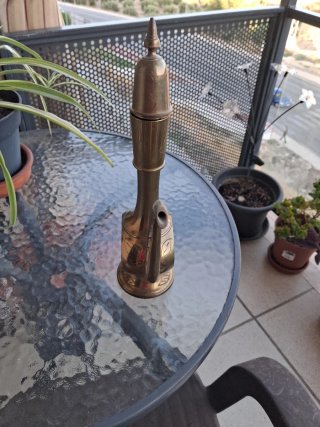 Tetera árabe de latón con grabados