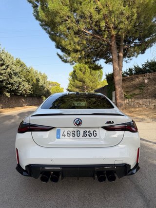 BMW M4 COMPETITION