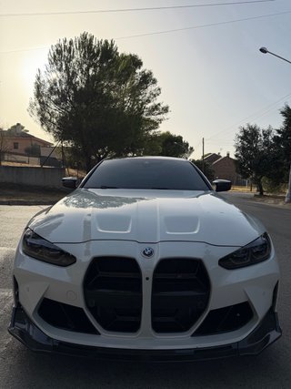 BMW M4 COMPETITION