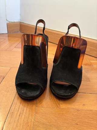 Sandalias UTERQUE Negro/Dorado