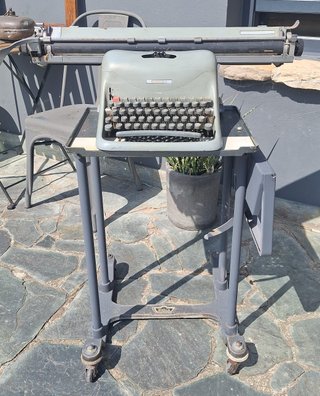 Hispano Olivetti Lexicon 80 Carro 67cm
