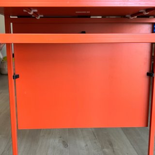 Mesa IKEA plegable modelo MUDDUS naranja