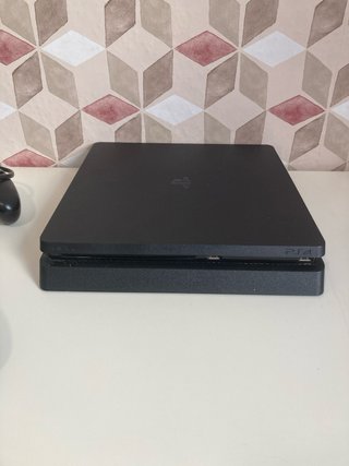 Consola PS4 Negra + 3 Mandos