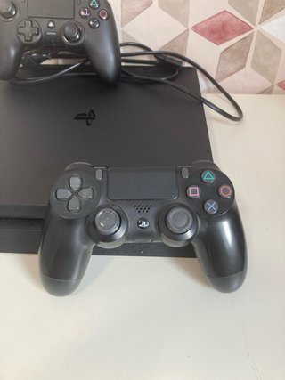 Consola PS4 Negra + 3 Mandos