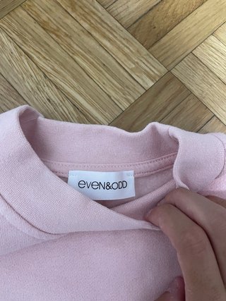 Sudadera rosa hombros descubiertos