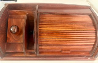 Bureau de Romero y Llopis madera