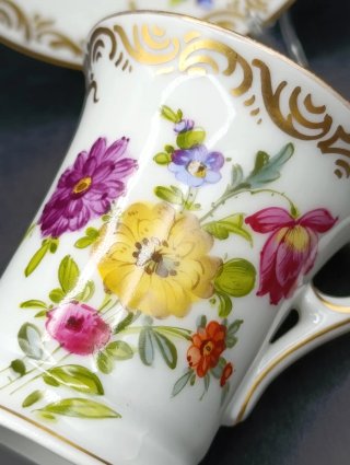 Taza y platillo Saxe de porcelana