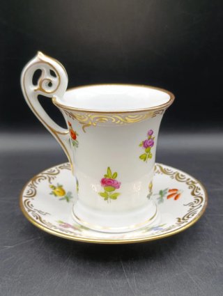 Taza y platillo Saxe de porcelana