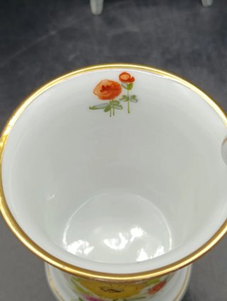 Taza y platillo Saxe de porcelana