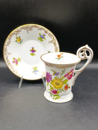 Taza y platillo Saxe de porcelana