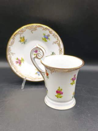 Taza y platillo Saxe de porcelana