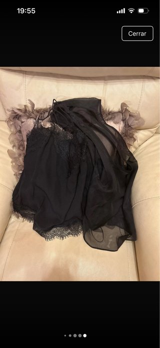 Top encaje Massimo Dutti negro