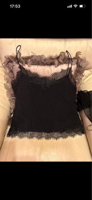 Top encaje Massimo Dutti negro