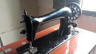 MÁQUINA DE COSER INDUSTRIAL ANTIGUA 16K33