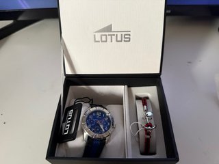 Reloj Lotus Azul y Plateado