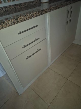 Mueble de cocina beige