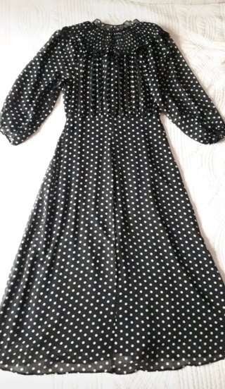 Vestido Zara negro lunares blancos fruncido