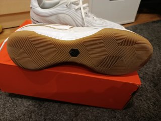 Zapatillas Nike Futbol Sala Blancas y Doradas