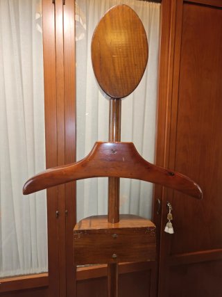 Antiguo perchero escaparate de boutique o Galán