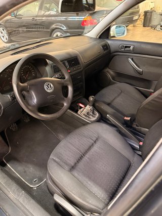 Volkswagen Golf 2002