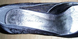 Zapatos de raso y encaje Talla 40