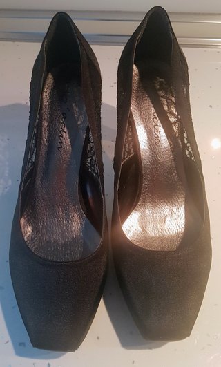 Zapatos de raso y encaje Talla 40