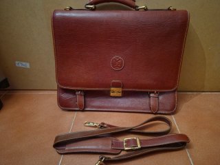 Maletín de cuero marrón (+ regalo maletín pc Hp)