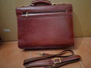 Maletín de cuero marrón (+ regalo maletín pc Hp)