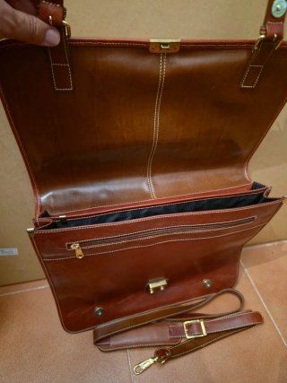 Maletín de cuero marrón (+ regalo maletín pc Hp)