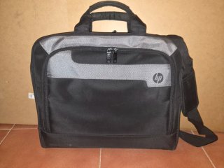 Maletín de cuero marrón (+ regalo maletín pc Hp)
