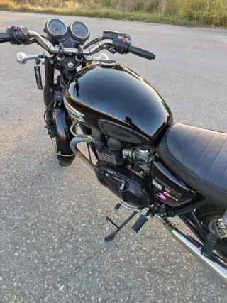 Triumph Bonneville T100