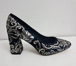 Zapatos de tacón Marypaz negros y plateados