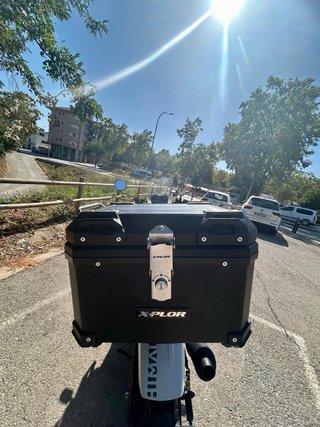 Royal Enfield Himalayan 411 Adventure Moto
