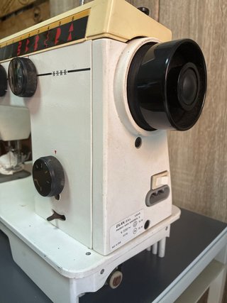 MAQUINA DE COSER ALFA ANTIGUA