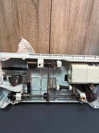 MAQUINA DE COSER ALFA ANTIGUA