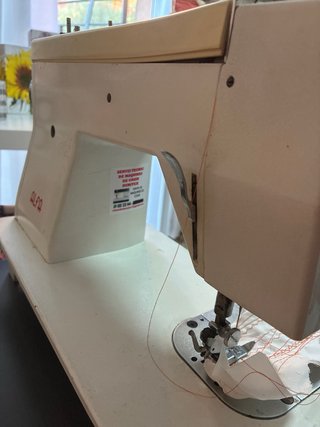 MAQUINA DE COSER ALFA ANTIGUA