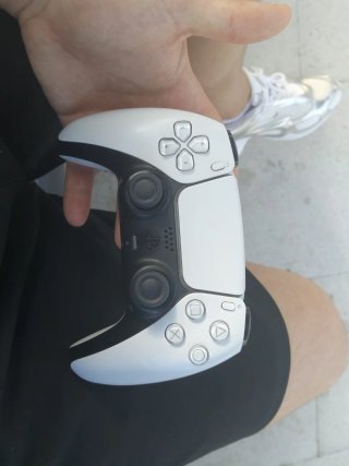 PS5 Slim 1TB con lector de discos 2 mandos + juego