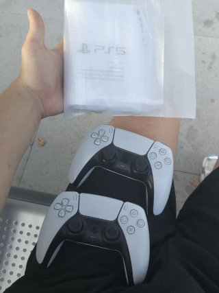 PS5 Slim 1TB con lector de discos 2 mandos + juego