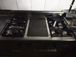 Cocina industrial 4 fuegos