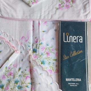 Mantelería redonda 8 servicios floral, nueva